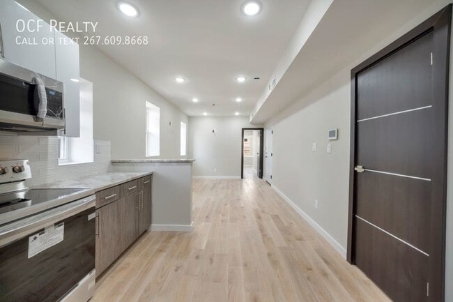 Building Photo - 2 Bed Wharton Apartment