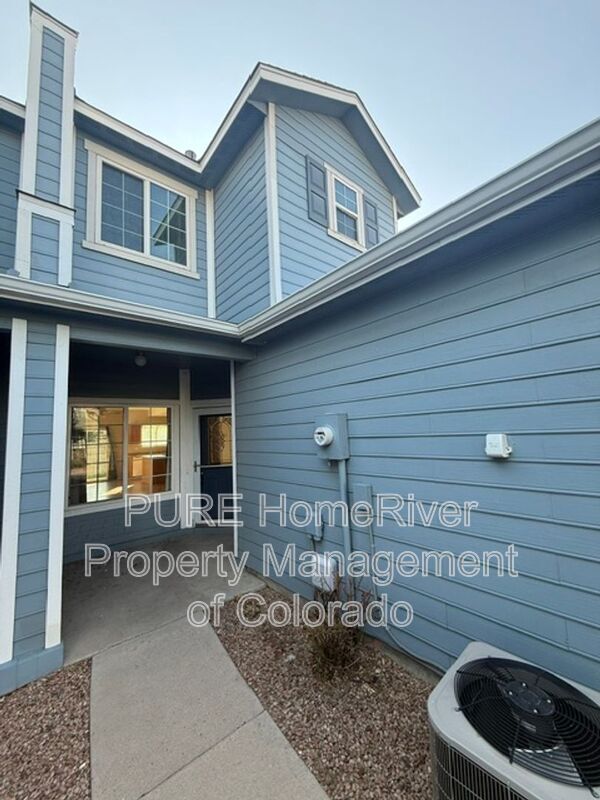 Building Photo - 691 Hailey Glenn View