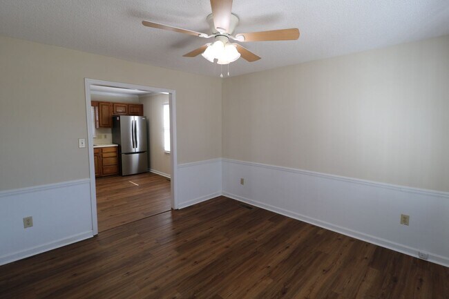 Foto del edificio - 1517 Bethesda Woods Ln