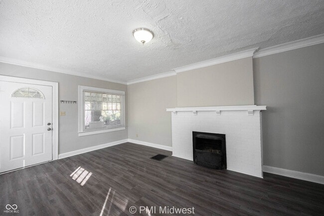 Building Photo - 3945 Central Ave