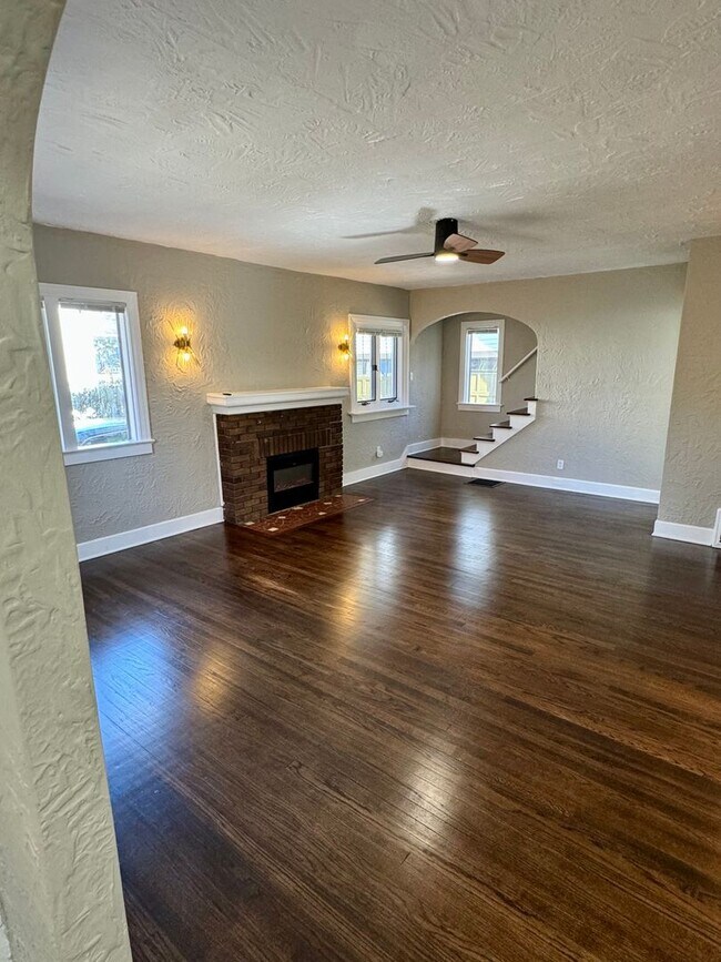Building Photo - Charming Rental Home in Lakewood Neighborh...