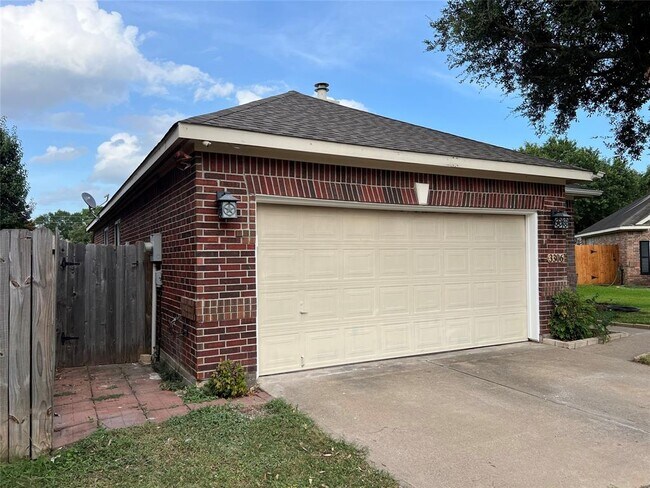 Building Photo - 3306 Wildhawk Dr