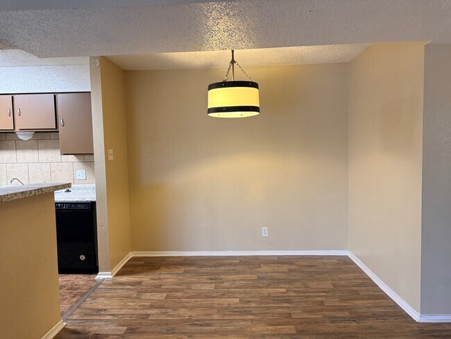 Foto del edificio - 4700 Boulder Dr