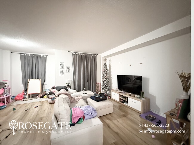 Building Photo - Spacious 3-Bedroom Freehold Townhouse with Garage & Backyard in Brampton