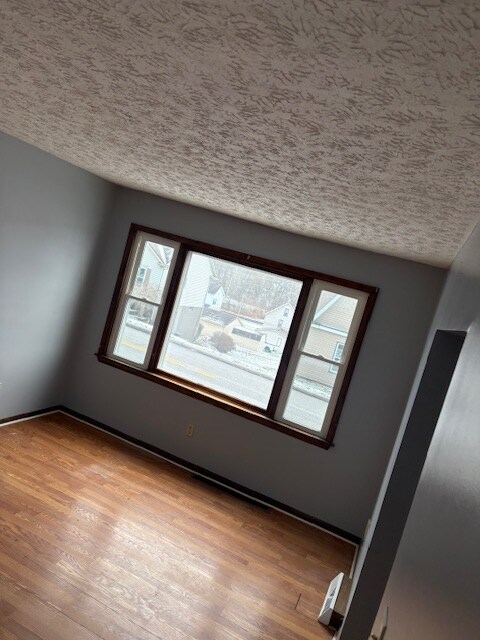 Foto del edificio - 404 E Wood St