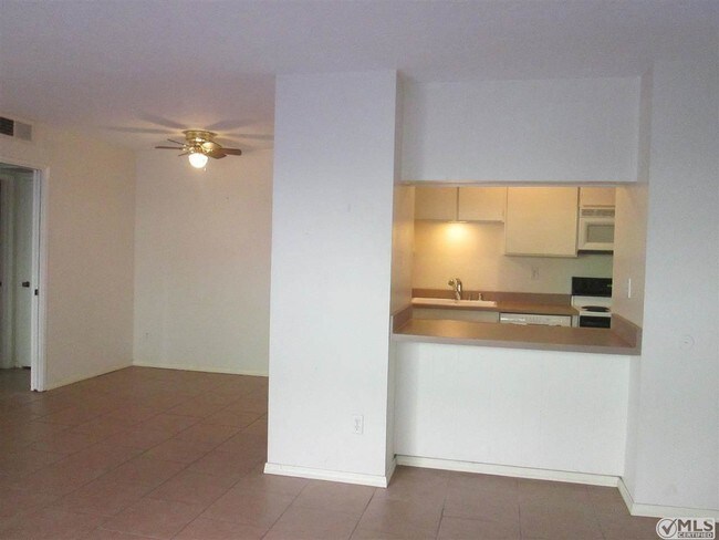 Foto del edificio - 5700 Baltimore Dr