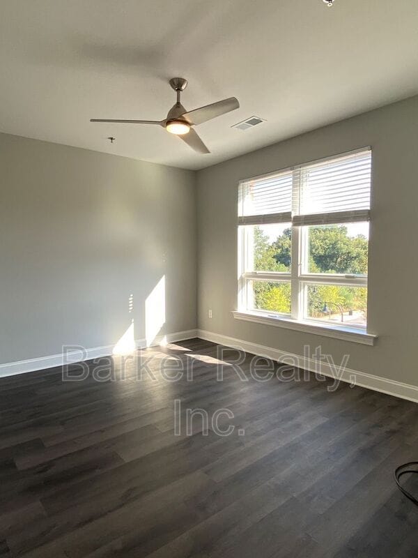 Building Photo - 414 S White St