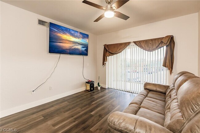 Building Photo - 6321 Aragon Way