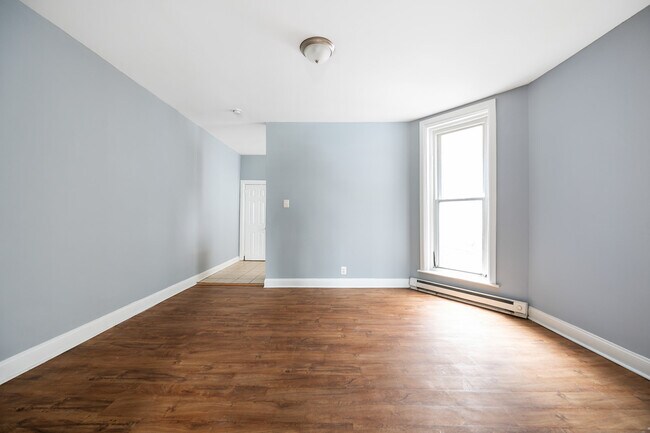 Building Photo - 5819 Cedar Ave
