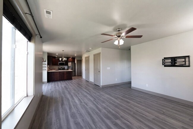 Building Photo - 110 W 930 N