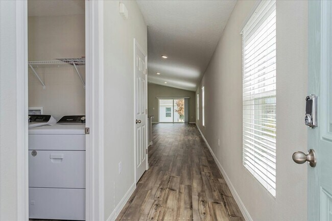 Foto del edificio - 4904 Mainsail Street