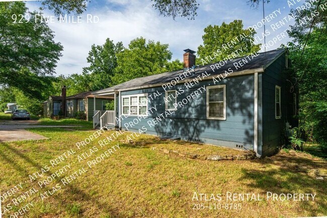 Building Photo - 929 5 Mile Rd