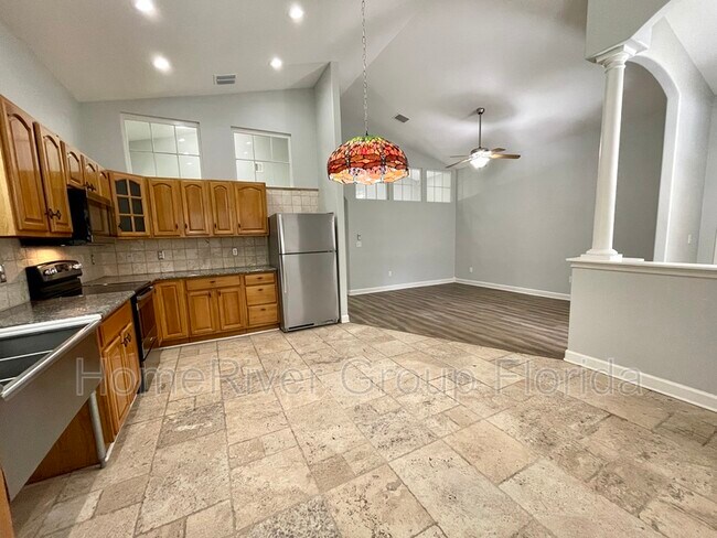 Foto del edificio - 5753 Eden Ln