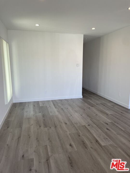 Foto del edificio - 2225 Burnside Ave