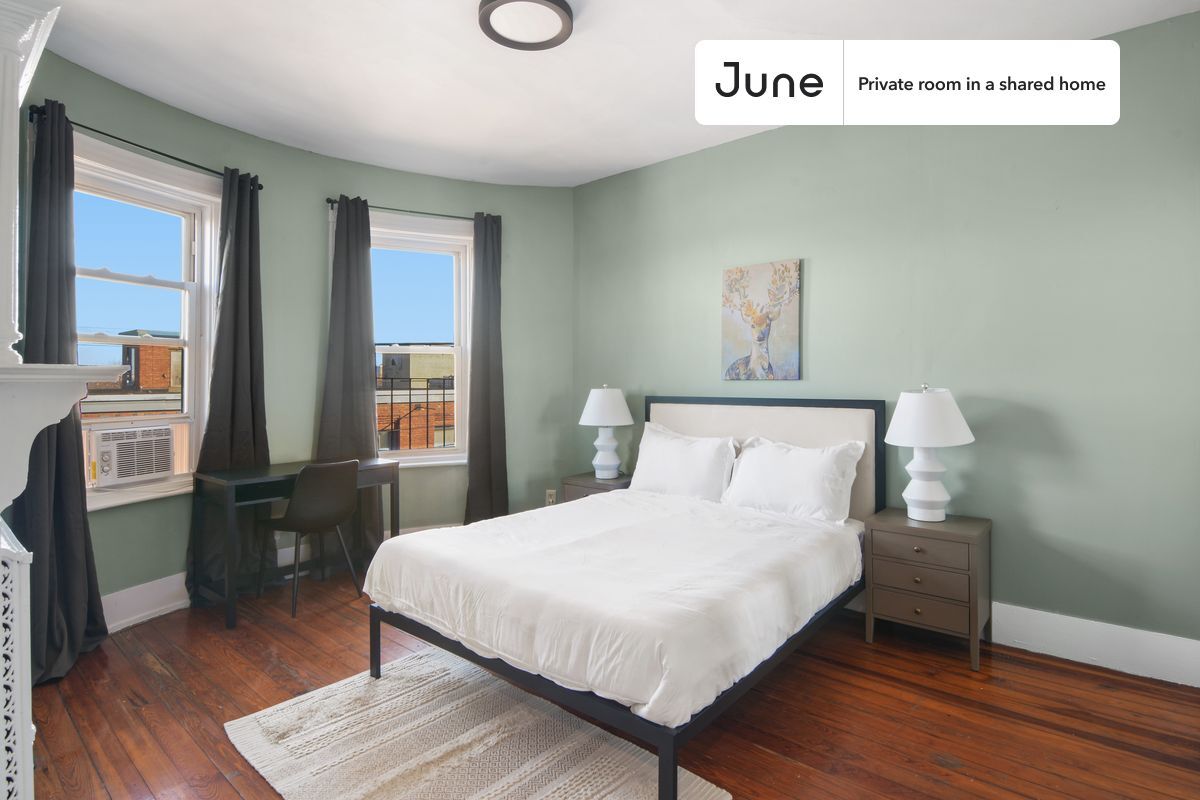 Private bedroom in 4 bed/1.5 bath Home - Private bedroom in 4 bed/1.5 bath Home