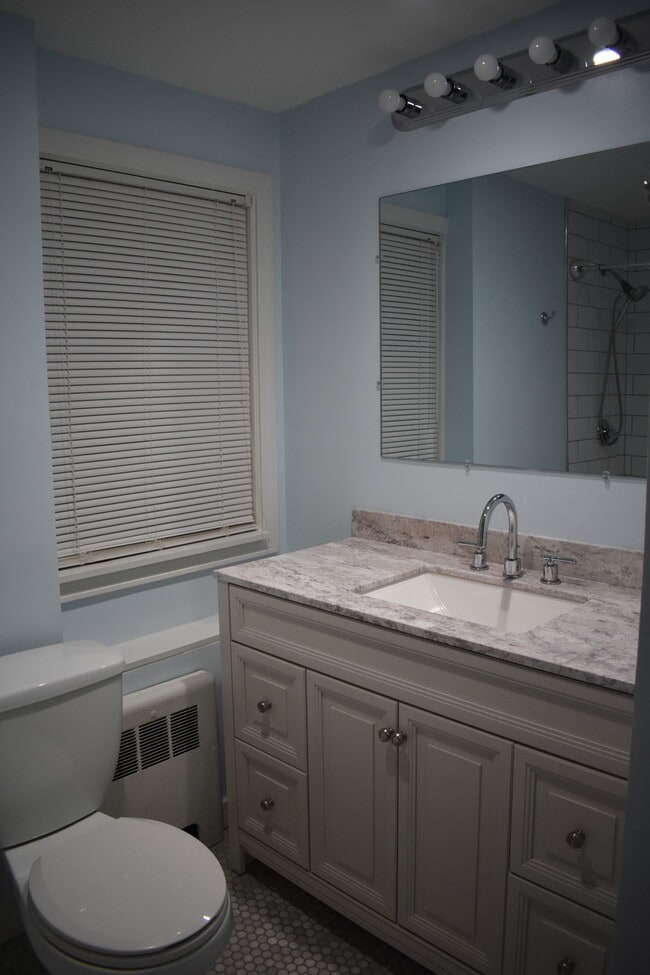 Building Photo - 129 Bradstreet Ave