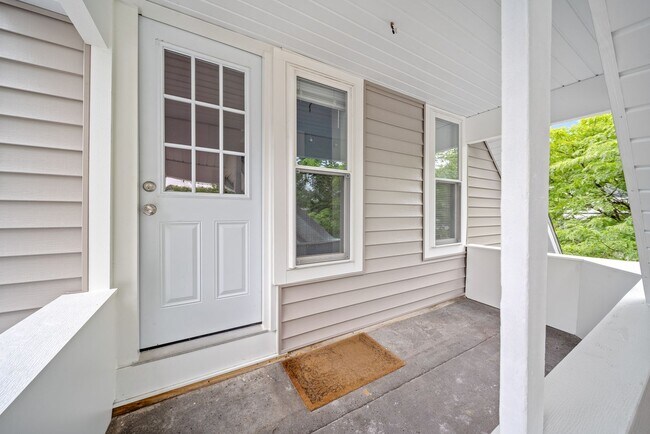 Foto del edificio - 748 Fairview Ave NE
