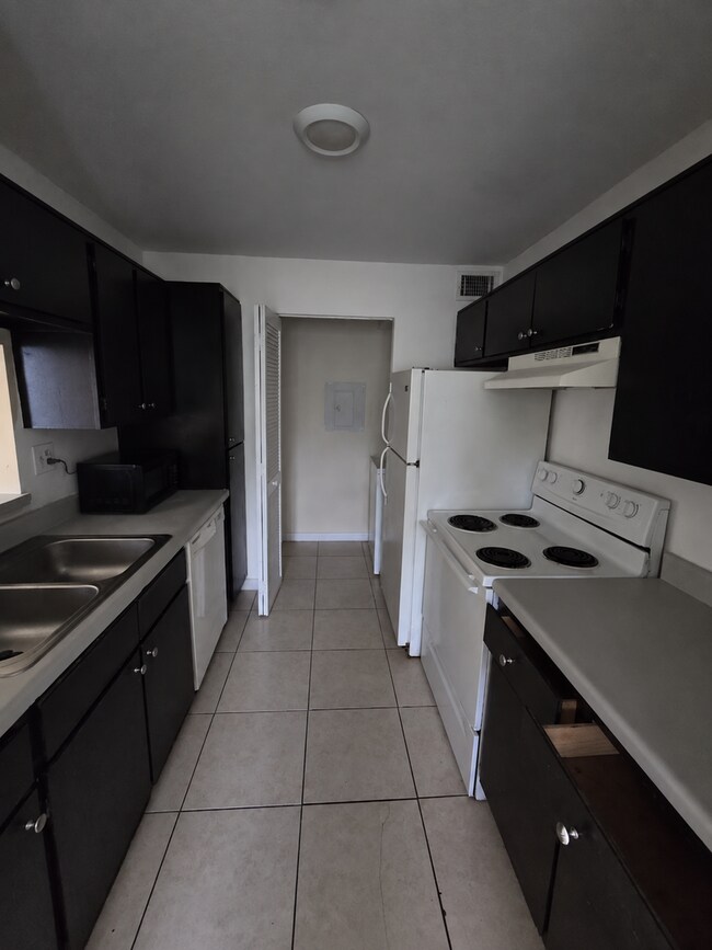 Foto del edificio - 4088 NW 87th Ave