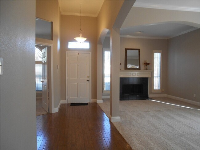 Building Photo - 4804 Holly Berry Dr