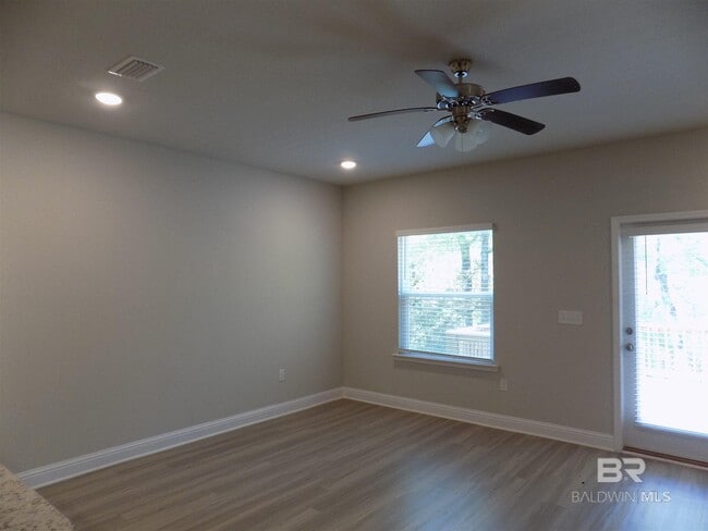 Building Photo - 6723 Spaniel Dr