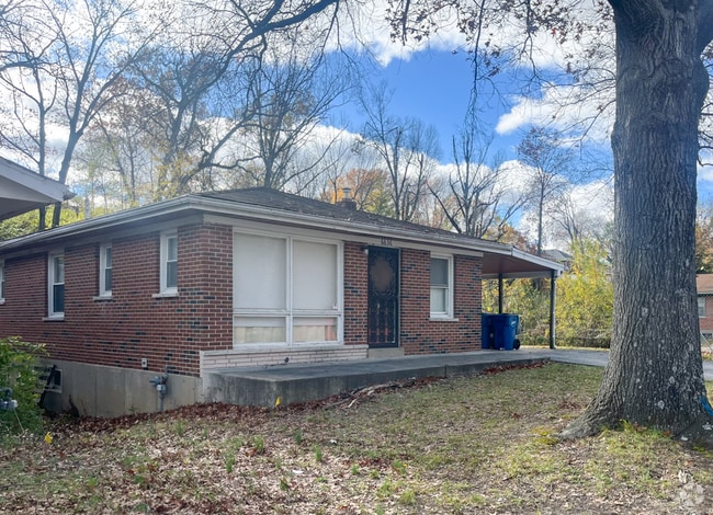 Building Photo - 6636 Kenwood Dr