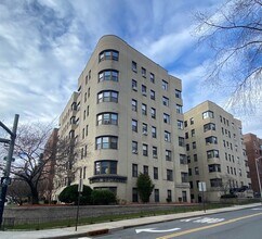 Building Photo - 311 Main St