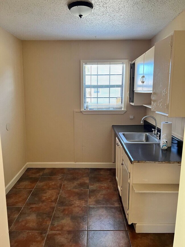 Foto del edificio - Introducing our 2 bedroom / 1 Bathroom Duplex For Rent in Beaumont, TX