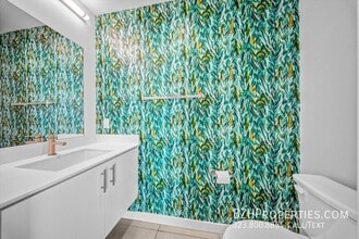 Building Photo - 1240 Gordon St