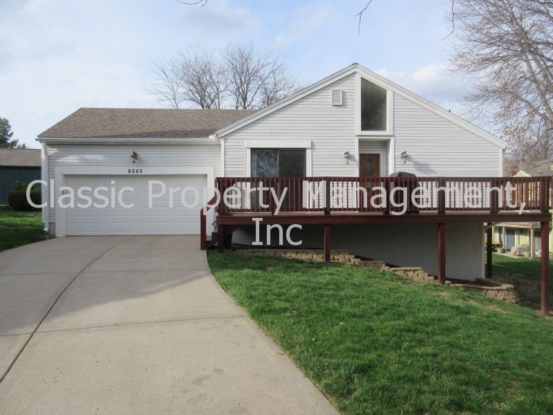 Primary Photo - 8245 N Chatham Ave