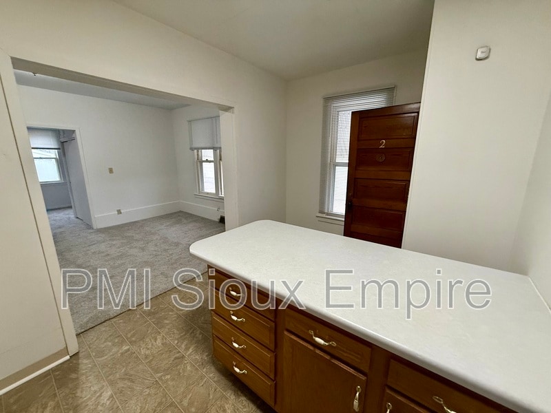 Foto del edificio - 734 W 10th St