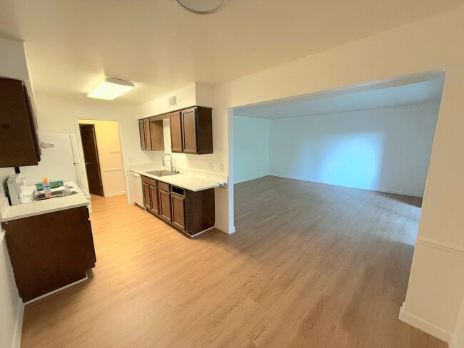 Building Photo - 6150 Cobblers Dr