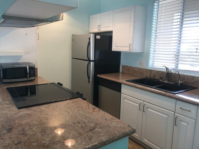 Foto del edificio - 3-Bedroom, 2-Bath Condo for Rent – Alii Lani Townhomes