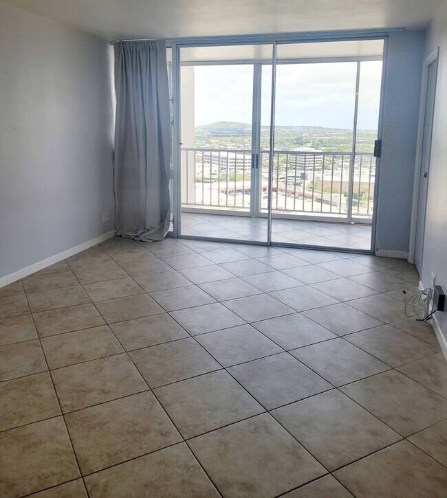 Foto del edificio - AVAILABLE | 2 Bedroom, 1 Bathroom Condo with 1 Assigned Parking Stall