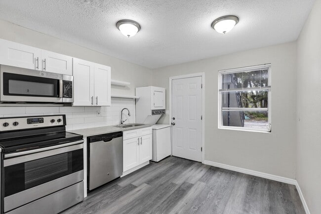 Photo - 751 Bellevue Ave Apartment