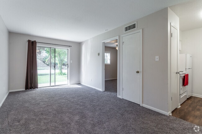 1BR, 1BA - 470SF - Mayfair Apartments