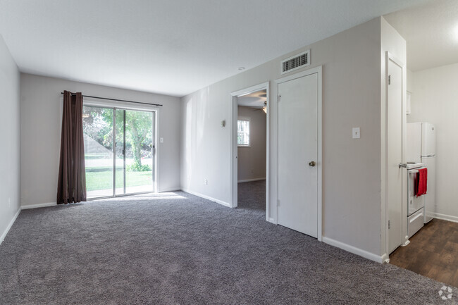 1HAB, 1BA - 470 ft² - Mayfair Apartments