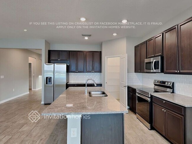 Foto del edificio - 11821 Cara Field Ave