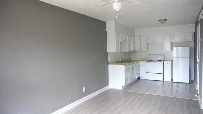 Building Photo - 420 N Gilmer St