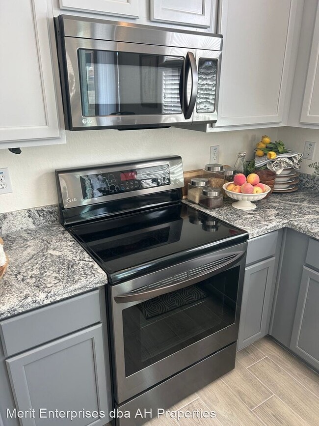 Foto del edificio - 4 br, 2.5 bath House - 8713 W ADAMS ST