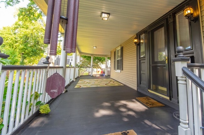 Building Photo - 356 Carteret Pl