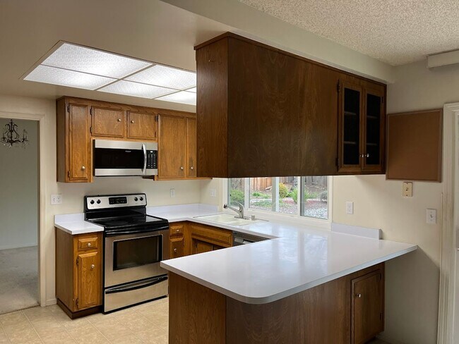 Building Photo - Great Oakmont Rental in this Senior Community