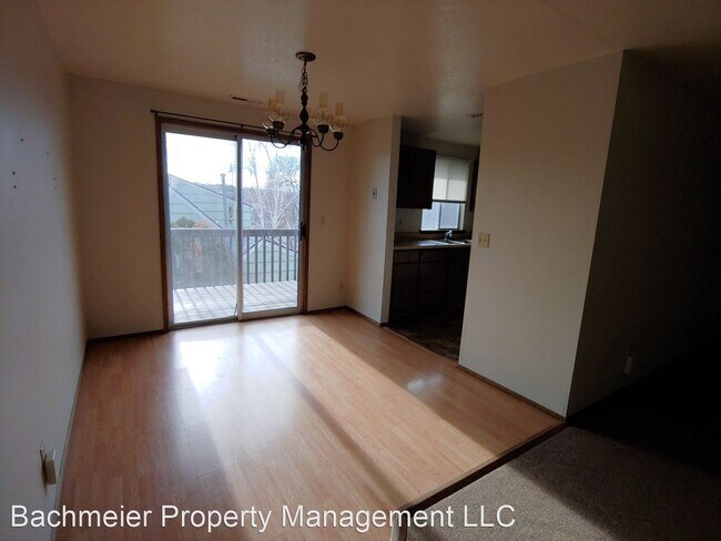 Building Photo - 3 br, 1 bath Apartment - 221 NW 12th St