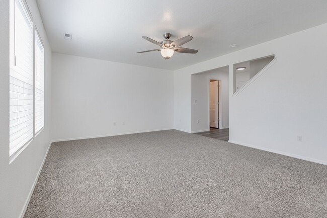 Building Photo - Beautiful 3 Bedroom Townhome for Lease!