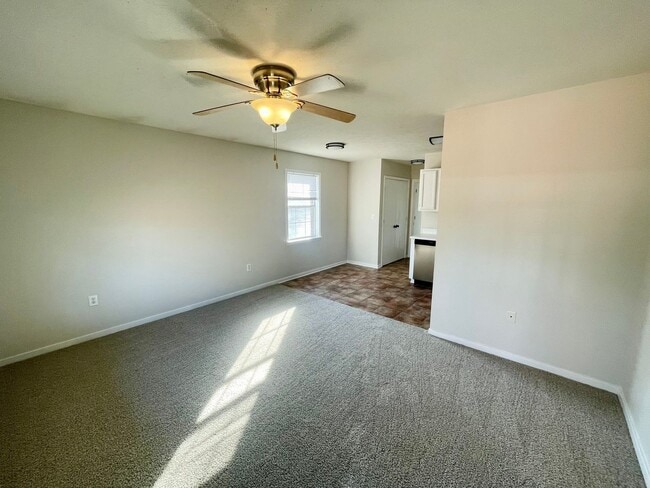Building Photo - GS-Oak Village I