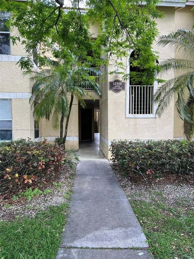 Building Photo - 12510 Vista Isles Dr