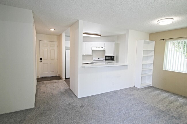 Building Photo - 7575 Charmant Dr