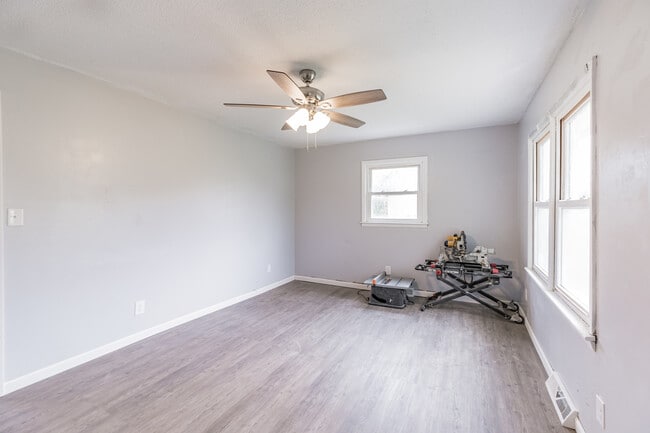 Building Photo - 219 New Hope Rd