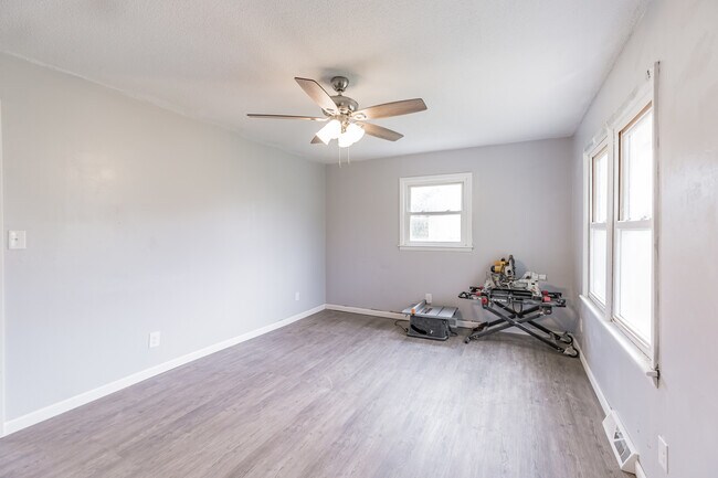 Foto del edificio - 219 New Hope Rd