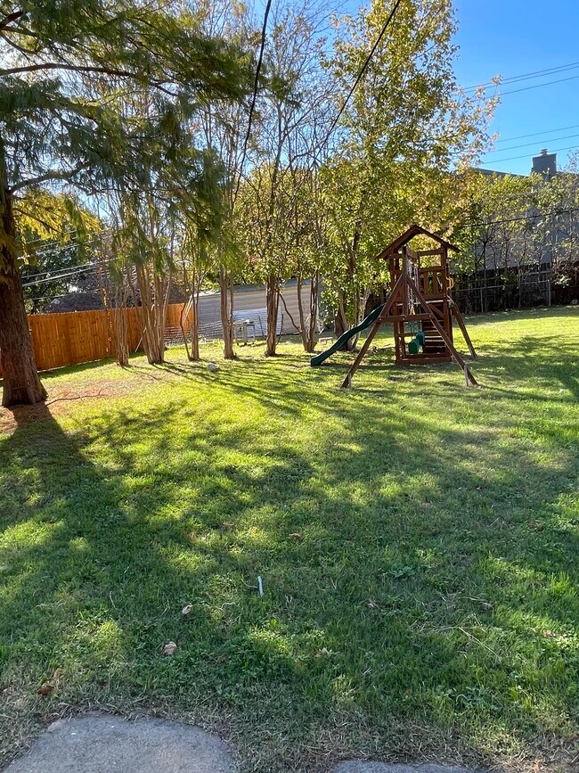 Patio interior - 6252 Westcreek Dr