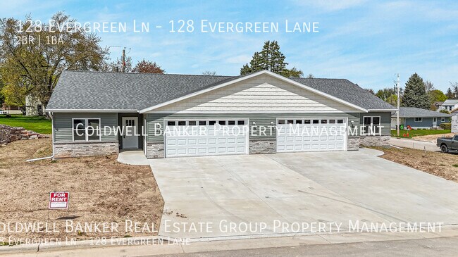 Building Photo - 128 Evergreen Ln